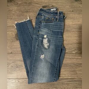 Women’s Distressed Blue Jeans!